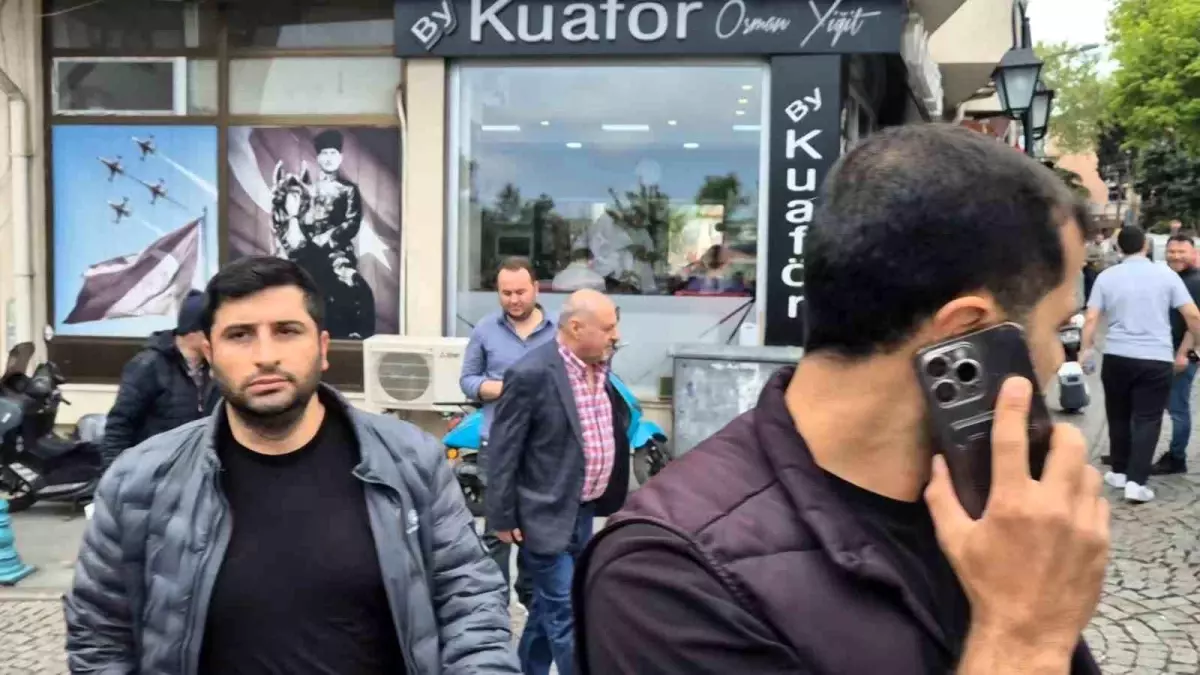 Tekirdağ'da Hissedilen Deprem Vatandaşları Panikle Sokağa Döktü