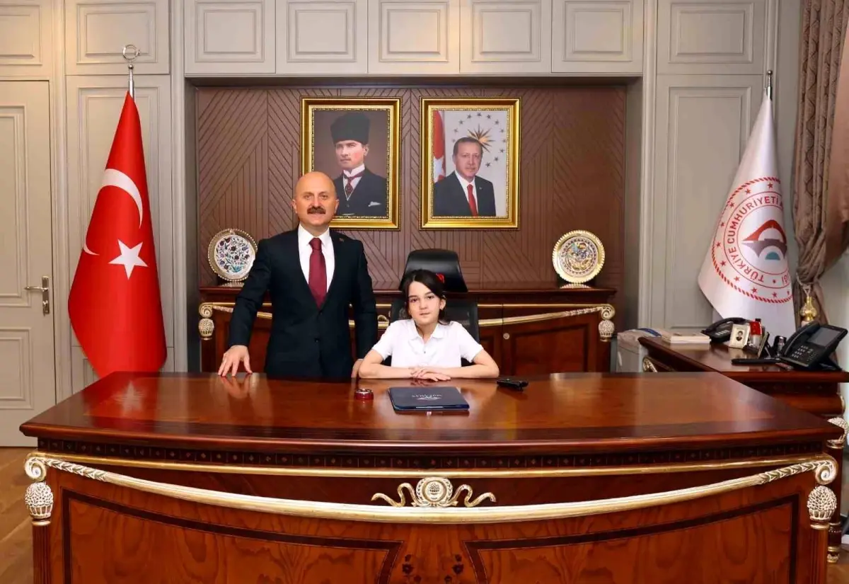 Adıyaman'da 23 Nisan Kutlaması: Öğrenci Defne Lara Taşkın Temsili Vali Oldu