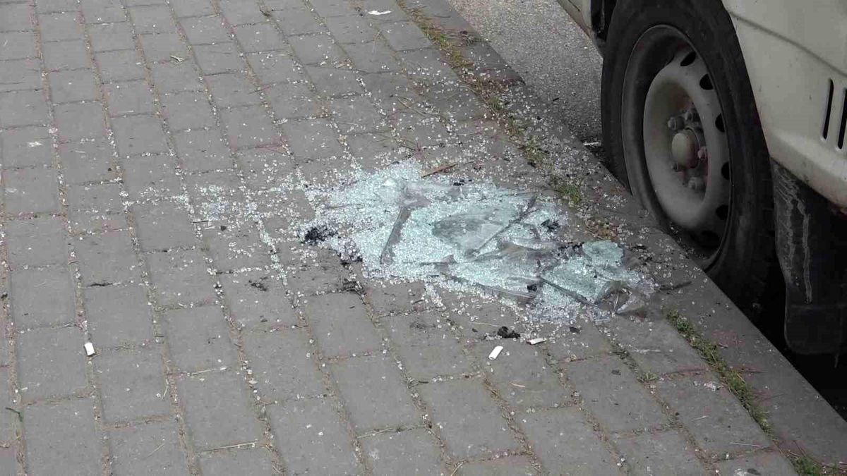 Bursa'da Kardeş Kardeşi Araç Yaktı
