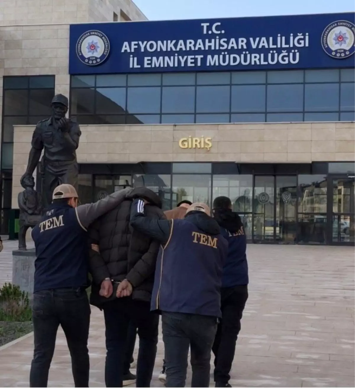 Afyonkarahisar'da Terör Operasyonu: 2 Şüpheli Gözaltında