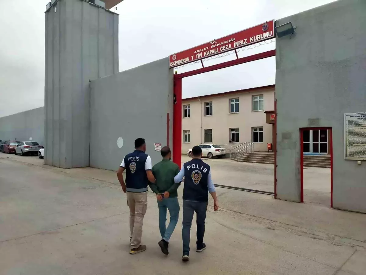 Hatay'da Uyuşturucu Satışı Yapan İki Şahıs Suçüstü Yakalandı