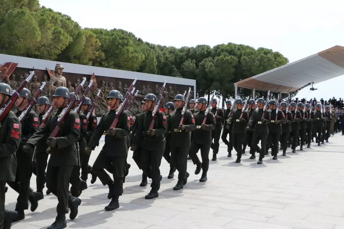 Çanakkale Kara Savaşları'nın 110'uncu yıl dönümünde şehitler anıldı