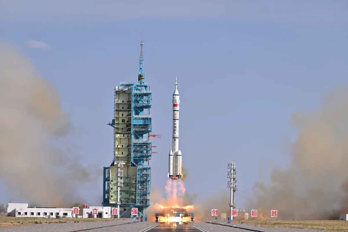 Çin'in Shenzhou-20 Uzay Aracı Fırlatıldı