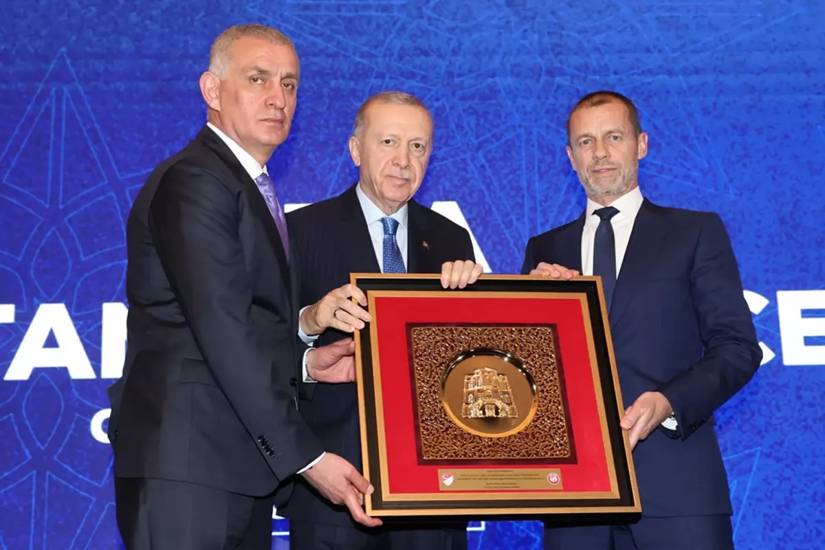 Cumhurbaşkanı Erdoğan'dan UEFA'nın temsilcilik açılışında iddialı sözler