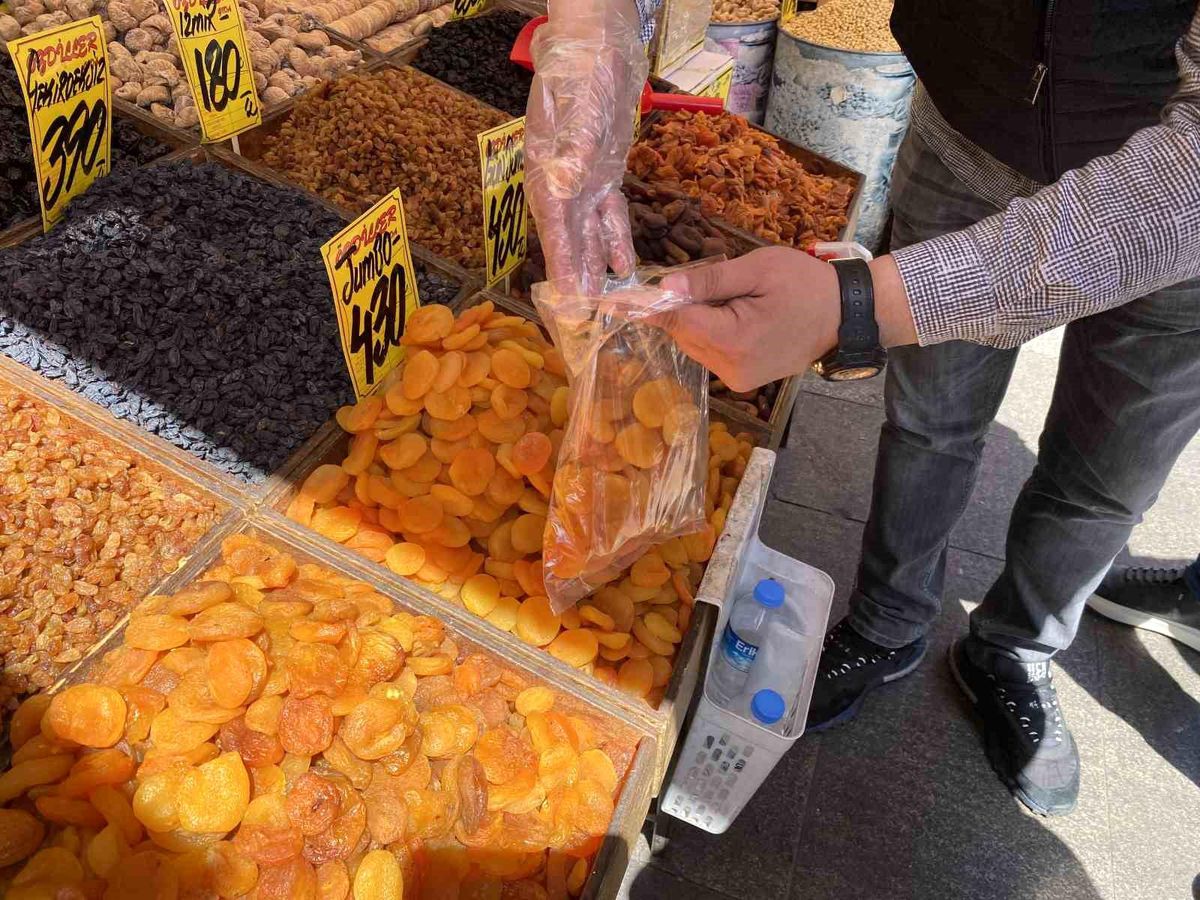 Eskişehir'de Kuru Meyve Fiyatları Yükseliyor