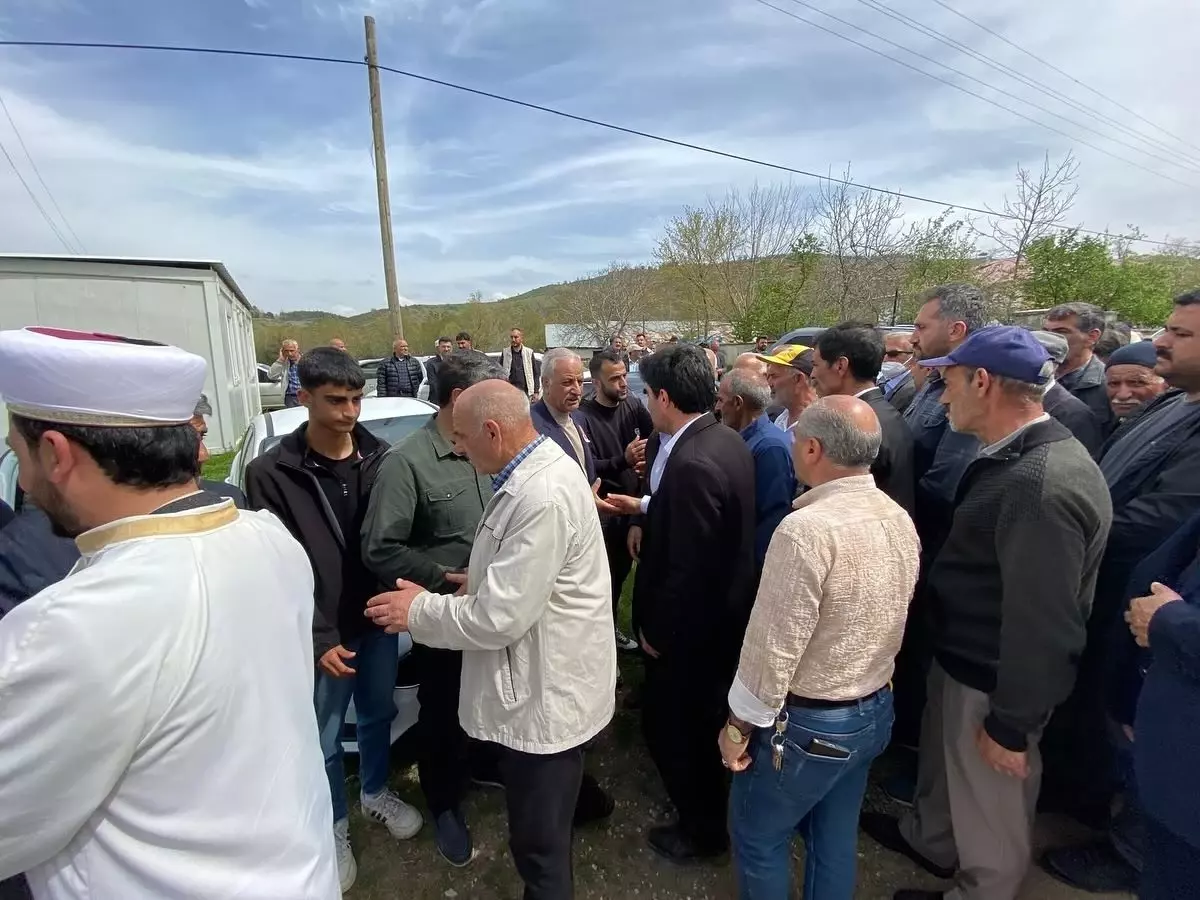 Kalp Krizi Geçiren Komiser Göksel Özay Elazığ'da Toprağa Verildi
