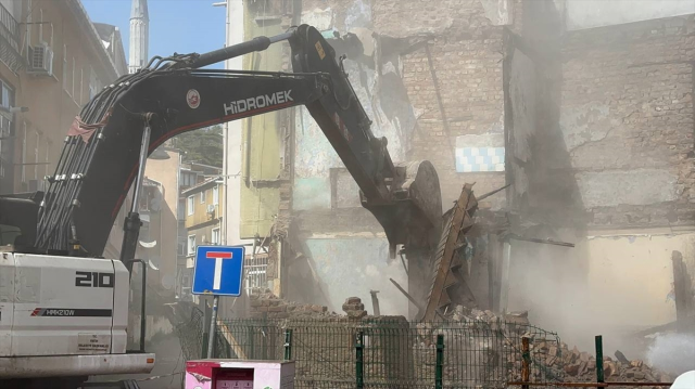 İstanbul'da 83 bina az hasarlı! işte en çok ihbarın geldiği 3 ilçe