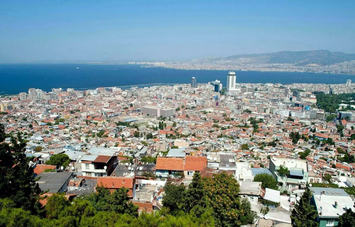 'İzmir'de yapı stoku envanteri çalışmaları hızla tamamlanmalı'