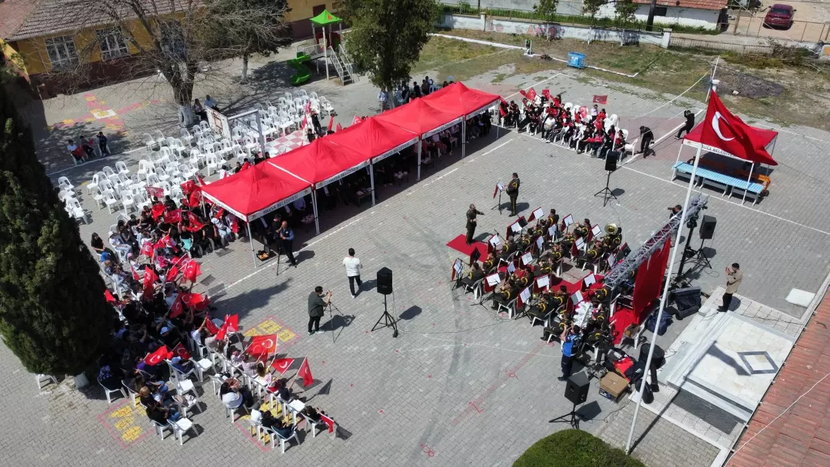 Edirne'de 23 Nisan etkinliği: Necatiye köyünde askeri bando konseri