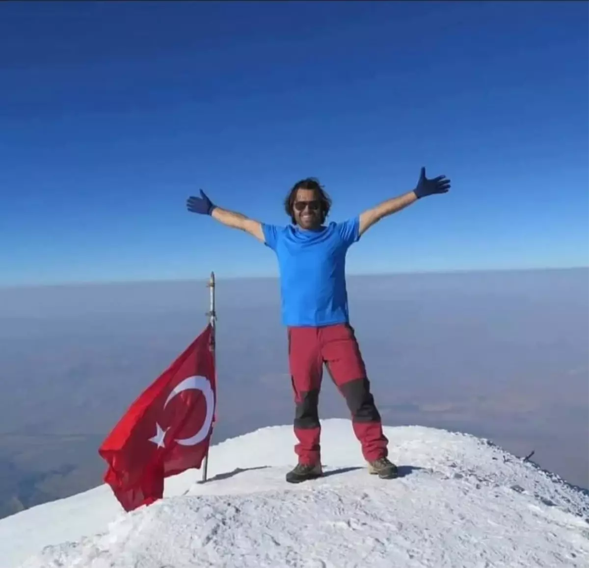 Elbruz Dağı'na tırmanış yaparken hayatını kaybeden Mehmet Kocaakça'nın Manavgat'taki evine taziye çadırı kuruldu