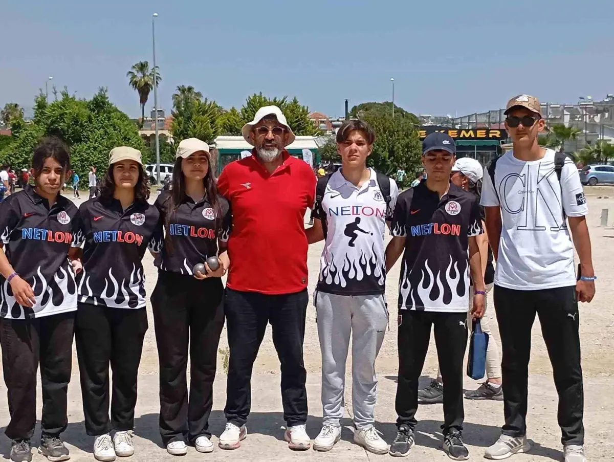 Erzincanlı Sporcular Antalya'da Türkiye Petank Şampiyonası'na Katılıyor