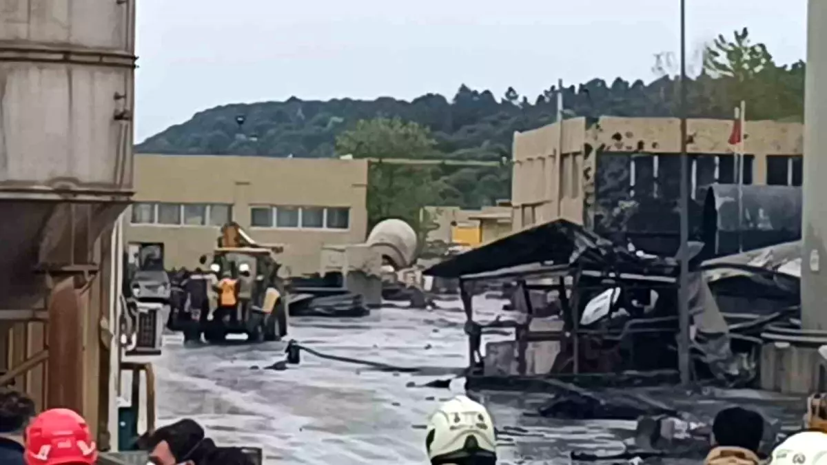 Tuzla'da Arıtma Tesisinde Patlama: 5 İşçi Yaralı