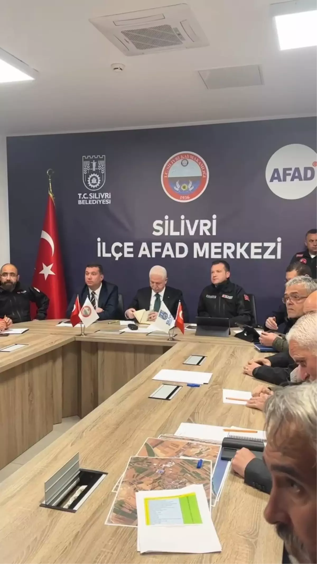 İstanbul'da 6.2 Büyüklüğünde Deprem: Vali Gül Açıklamalarda Bulundu