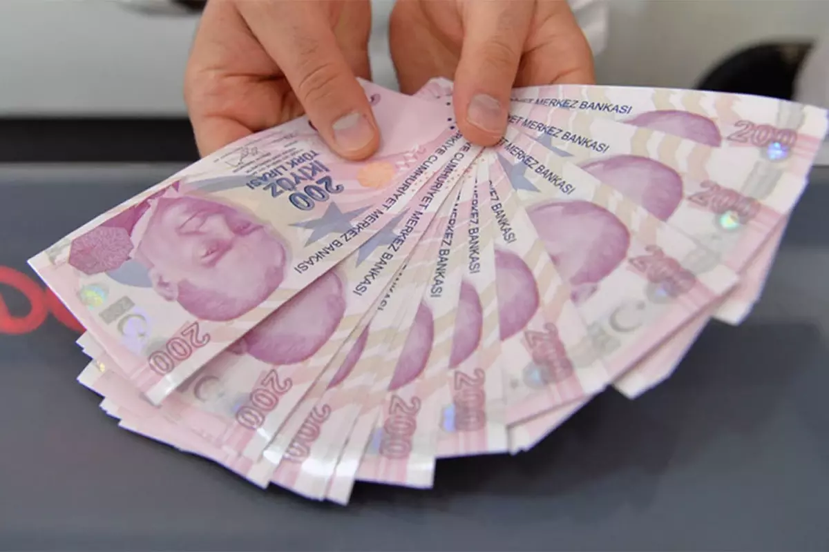 600 bin kamu işçisinin maaşlarına yüzde 50 zam teklif edildi