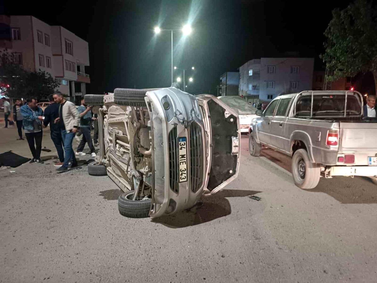 Adıyaman'da Hafif Ticari Araçlar Çarpıştı: 4 Yaralı