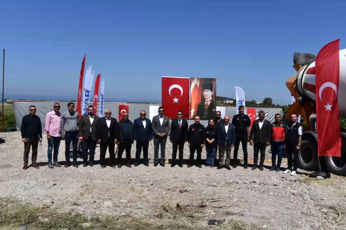 Hatay'da Depremzedelere Yeni Ahırlar İçin Temel Atıldı
