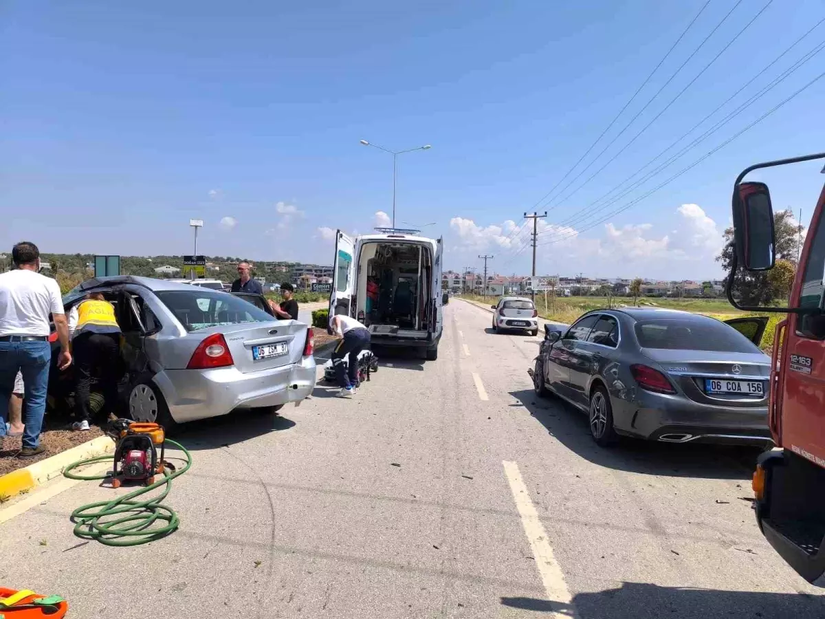 Ayvalık'ta Trafik Kazası: 1 Yaralı