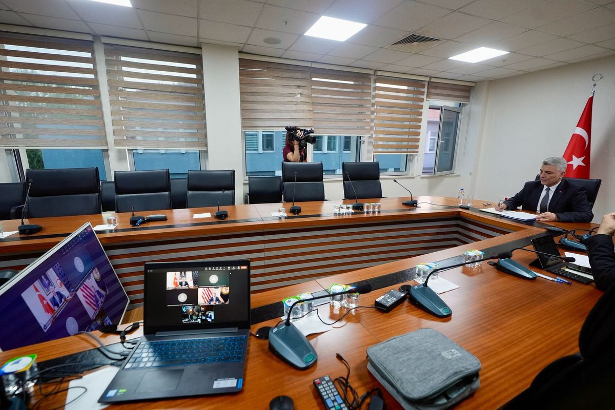 Ticaret Bakanı Bolat, ABD'li yetkililerle çevrimiçi görüştü
