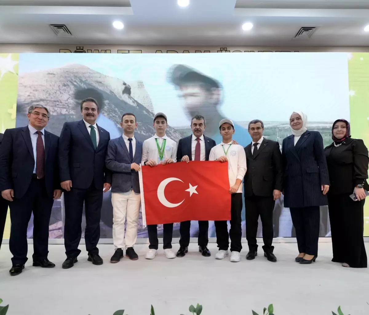 Milli Eğitim Bakanı Yusuf Tekin Türkmenistan'da Matematik Olimpiyatı Ödül Törenine Katıldı