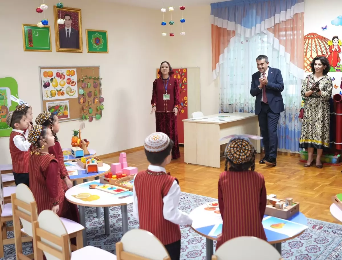 Milli Eğitim Bakanı Tekin, Türkmenistan'daki Anaokulunu Ziyaret Etti