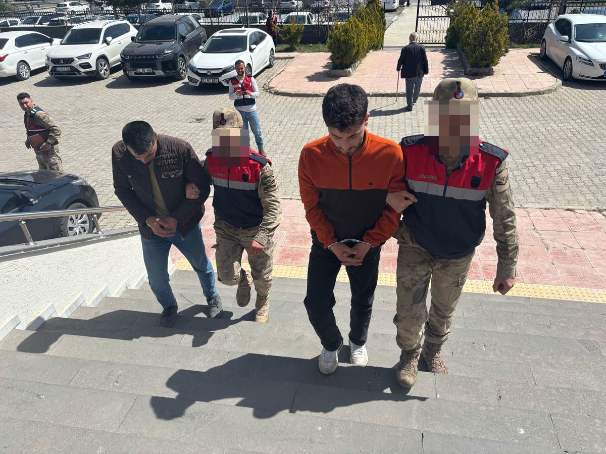 Bitlis'te Göçmen Kaçakçılığı Operasyonu: 4 Tutuklama