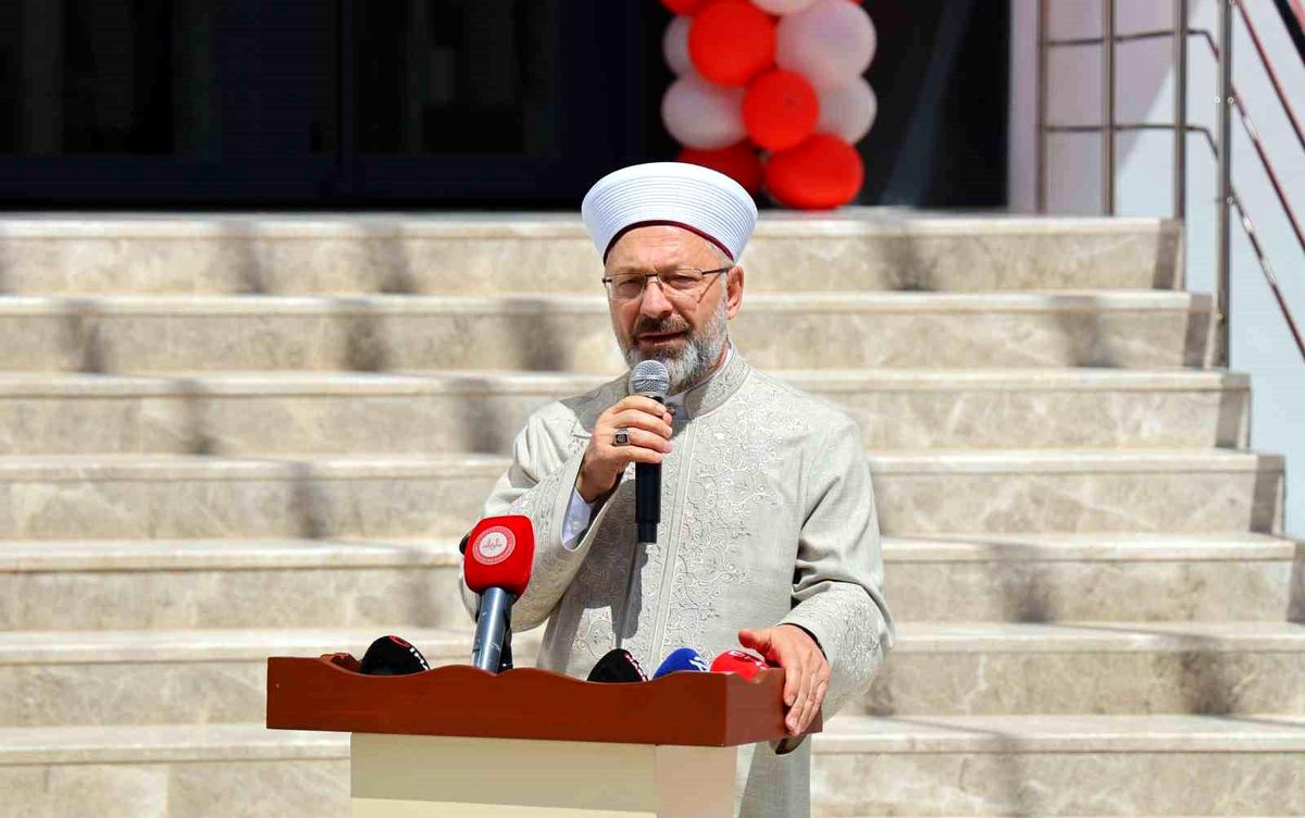 Diyanet İşleri Başkanı Erbaş: Yapay Zeka İle İlgili İlginç Açıklamalar Yaptı