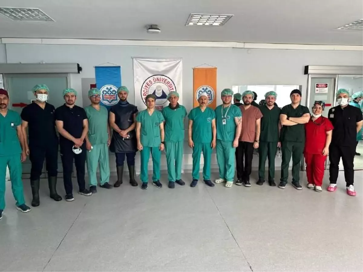 ERÜ, 'Holmium/Thulium Lazer ve Robotik RIRS Kursu'na ev sahipliği yaptı
