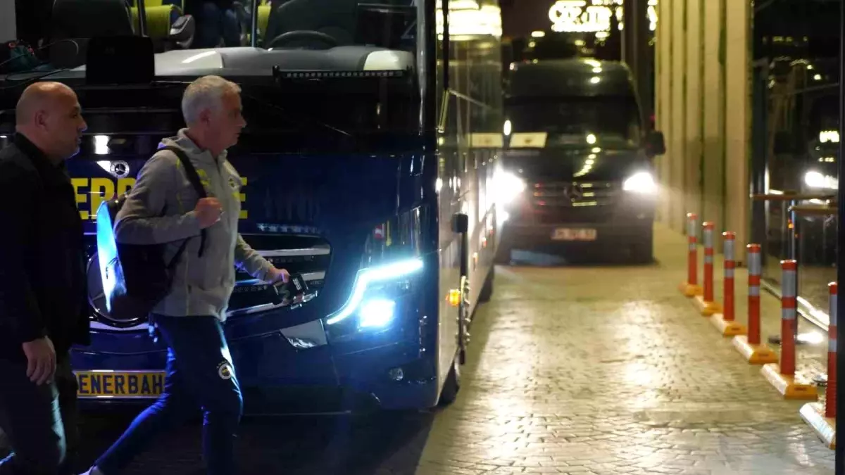 Fenerbahçe Gaziantep'e Geldi, Taraftarlar Yönetimi İstifaya Çağırdı