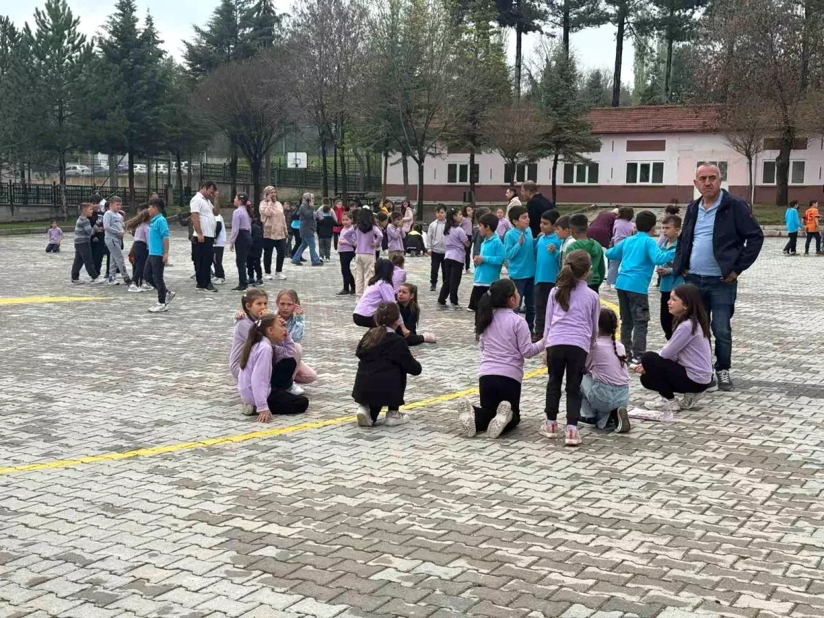 Kütahya'da Deprem Sonrası Okullarda Güvenlik Önlemleri Alındı