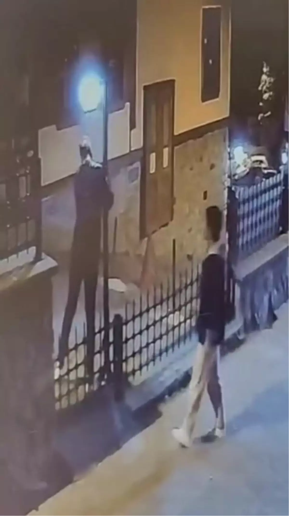İzmit'te Sokak Lambasına Yumruk: Belediye Başkanı Seslendi