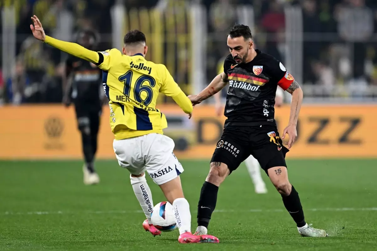 Kadıköy'de Fenerbahçe'yi yıkan futbolcu Galatasaray'a imzayı atıyor