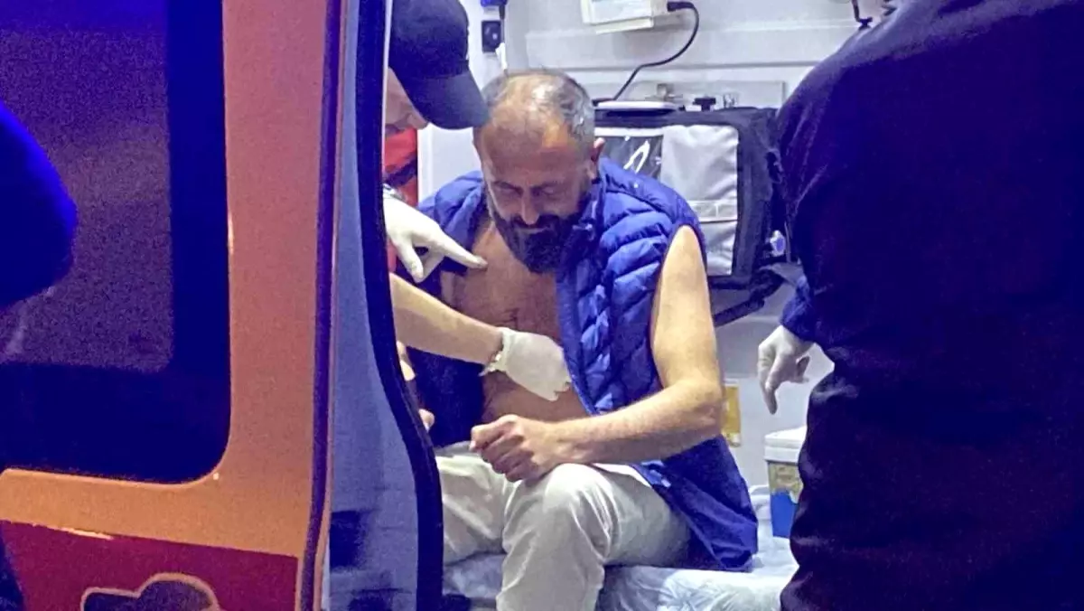 Eskişehir'de Otel İçinde Kendini Bıçakla Yaralayan Şahıs Hastaneye Kaldırıldı