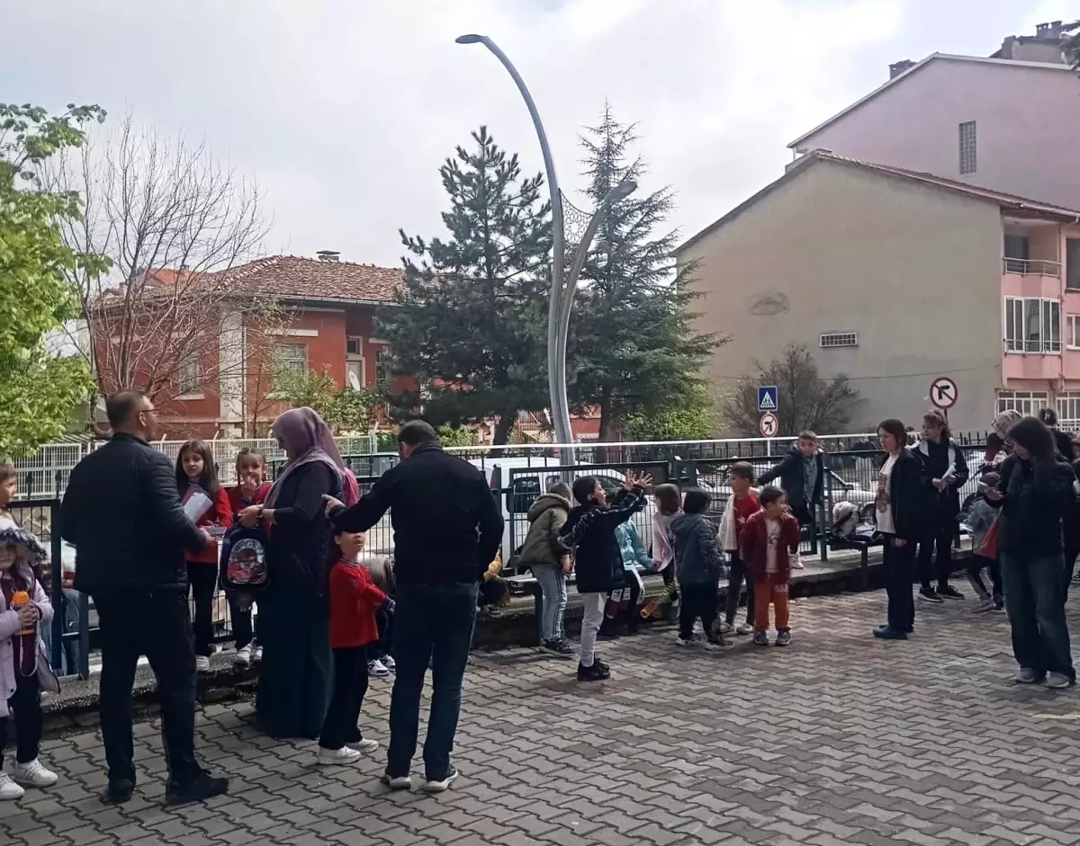 Kütahya'da 4,6 Büyüklüğünde Deprem, Eğitime Ara Verildi