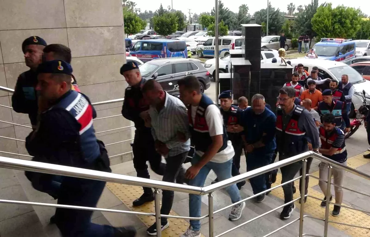 Mersin'de Uyuşturucu Operasyonu: 15 Tacir Tutuklandı
