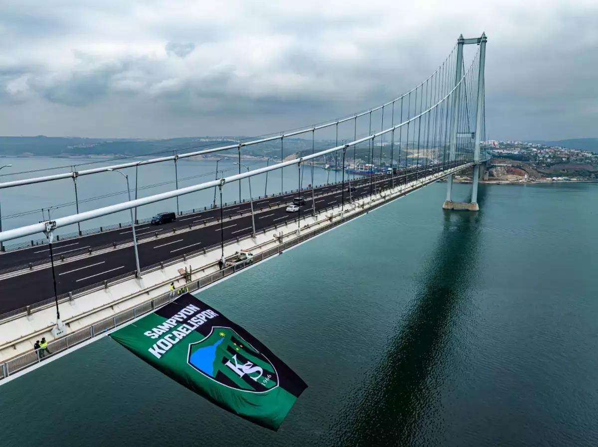 Kocaelispor'un Süper Lig'e Yükselişi Kutlandı