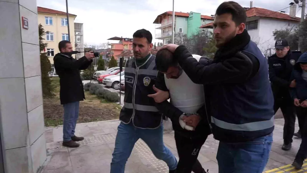 Özlem Şımarık cinayetinde gergin duruşma: Sanıklar birbirine girdi
