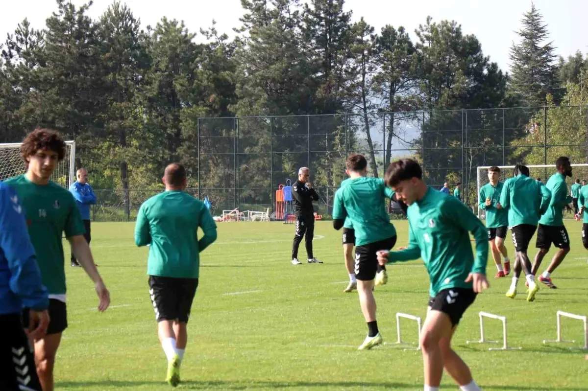 Sakaryaspor'un Yeni Teknik Direktörü İrfan Buz ile Hazırlıklarına Başladı