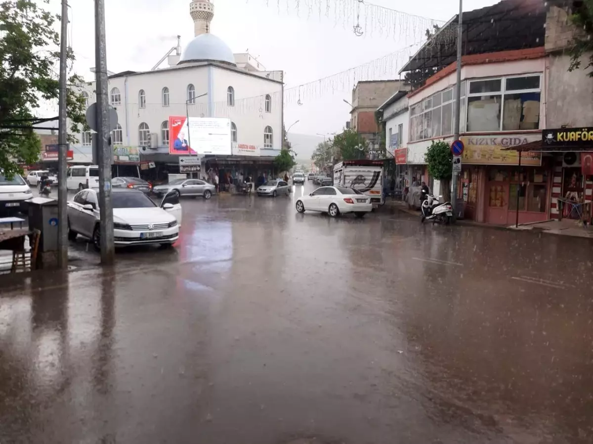 Gaziantep'te Cuma Namazı Sonrası Yağmur Çiftçilerin Umutlarını Yeşertti