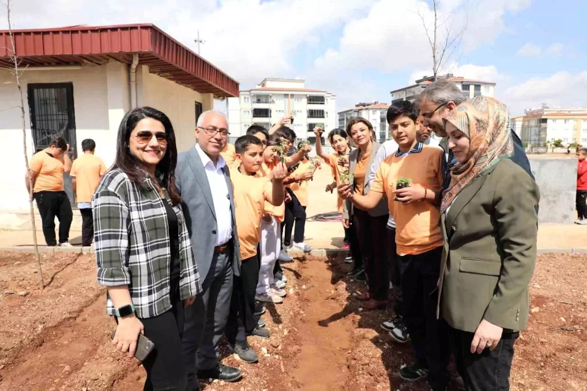 Gaziantep'te Öğrenciler Doğayla Buluştu