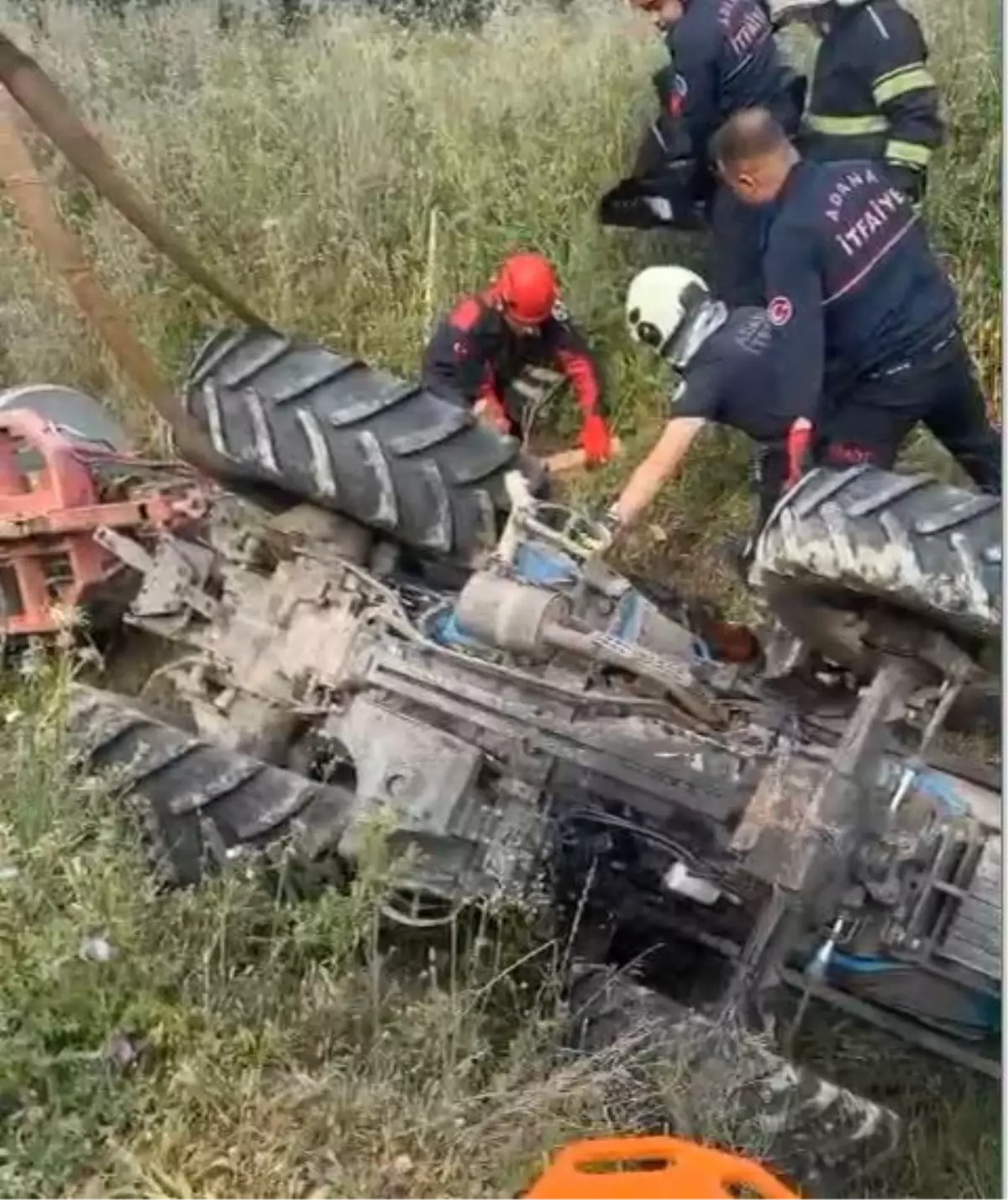 Adana'da Traktör Devrildi: 1 Ölü