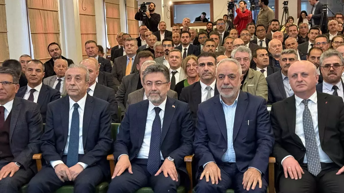 Tarım ve Orman Bakanı Yumaklı, Şehir ve Tarım Paneli'nde Açıklamalarda Bulundu