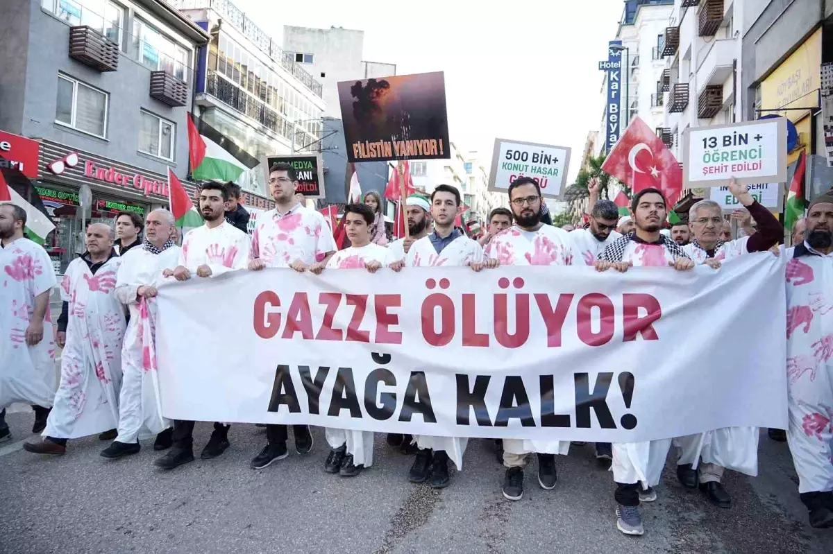 Bursa'da Filistin İçin Yürüyüş Düzenlendi