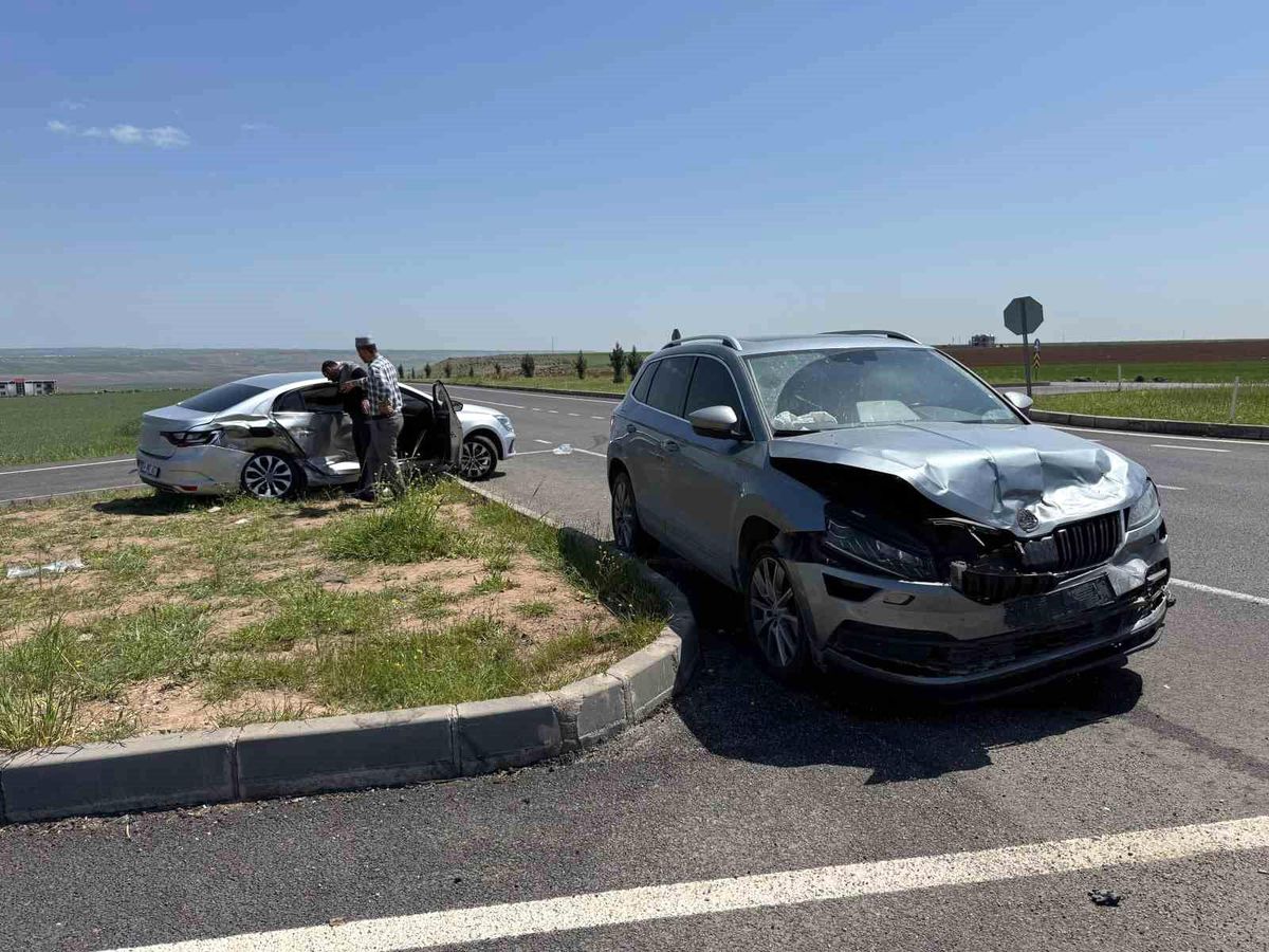 Diyarbakır-Mardin Yolunda Trafik Kazası: 4 Yaralı