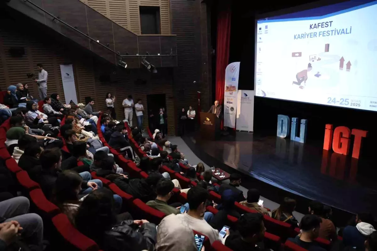 Düzce Üniversitesi'nde Kariyer Festivali (KAFEST) Düzenlendi