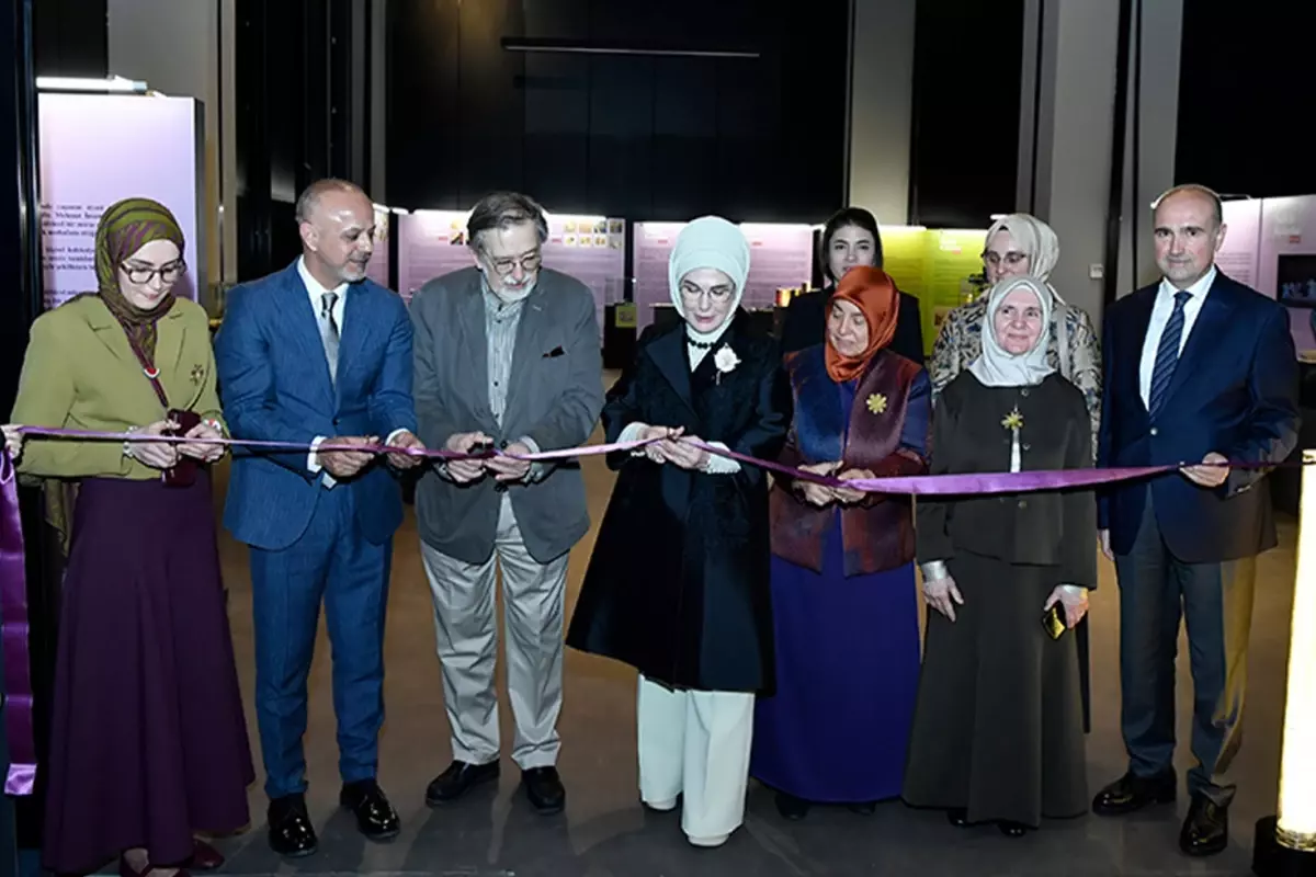 Emine Erdoğan, 'Saklı Kalanlar' sergisinin açılışını gerçekleştirdi