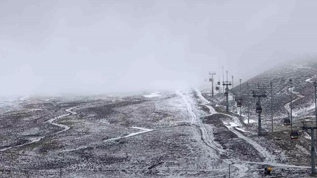 Erciyes'te kar yağışı etkili oldu