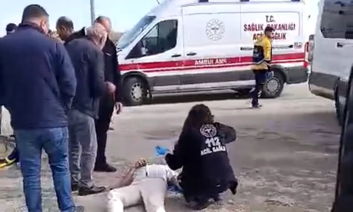 Gaziantep'te işçi servisi ile tır çarpıştı: 9 yaralı