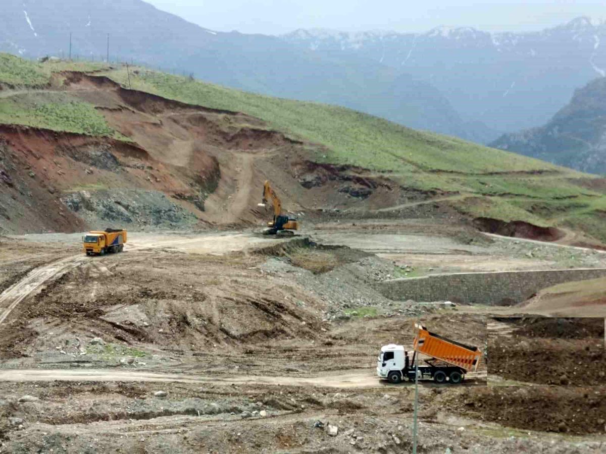 Hakkari'de İkinci Futbol Stadyumu İçin Çalışmalar Başladı