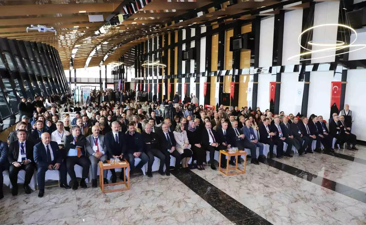Kuzeydoğu Anadolu Kariyer Fuarı'nda Sağlık Sektörüne Dair Bilgi Paylaşımları