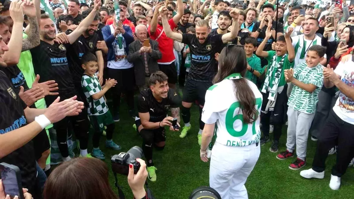 Muğlasporlu Futbolcu Furkan Demir'den Sürpriz Evlilik Teklifi